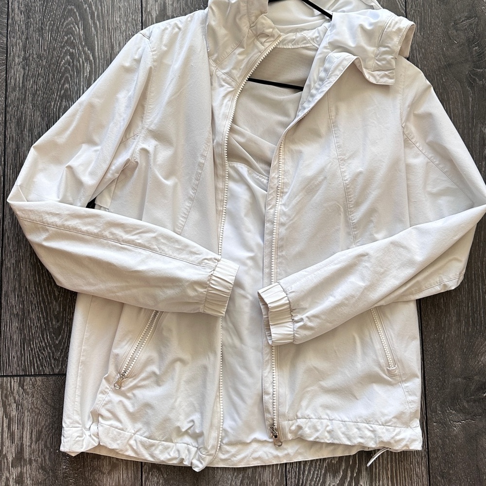 Lululemon windbreaker